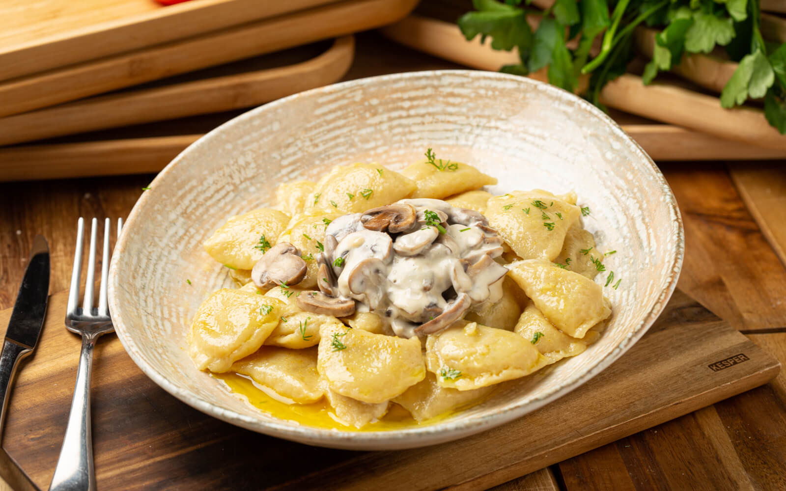 Vareniki with mushrooms and sour cream